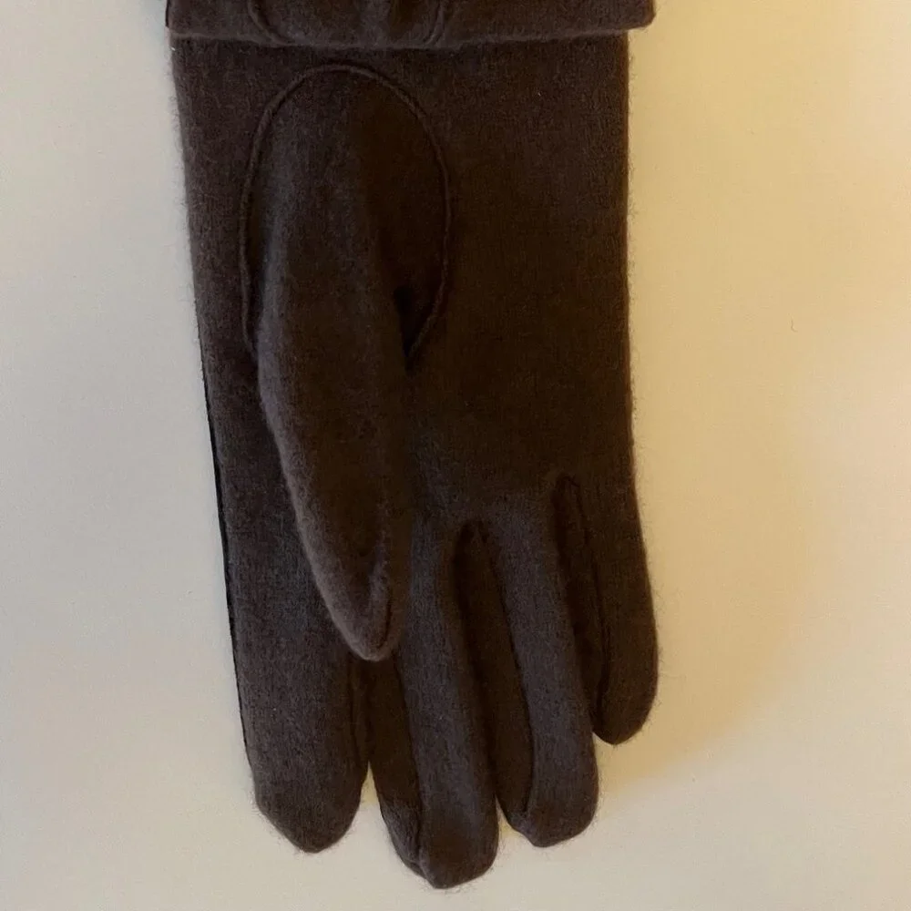 Men's Givenchy Leather and Cashmere Gloves - Picture 3 of 6